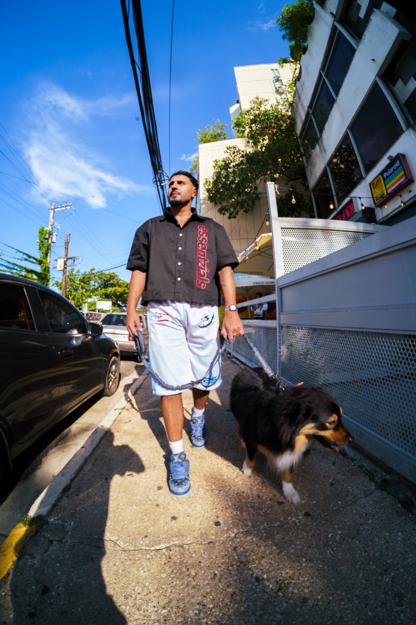 WELCOME TO THE CALENTON BLACK BUTTON TEE