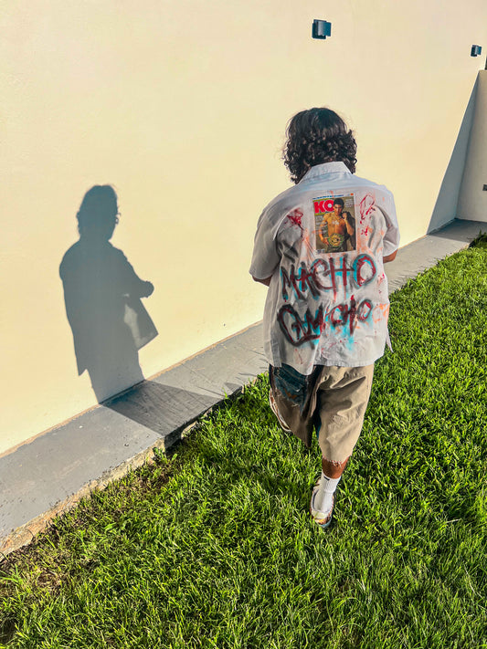 ITS MACHO TIME BUTTON TEE