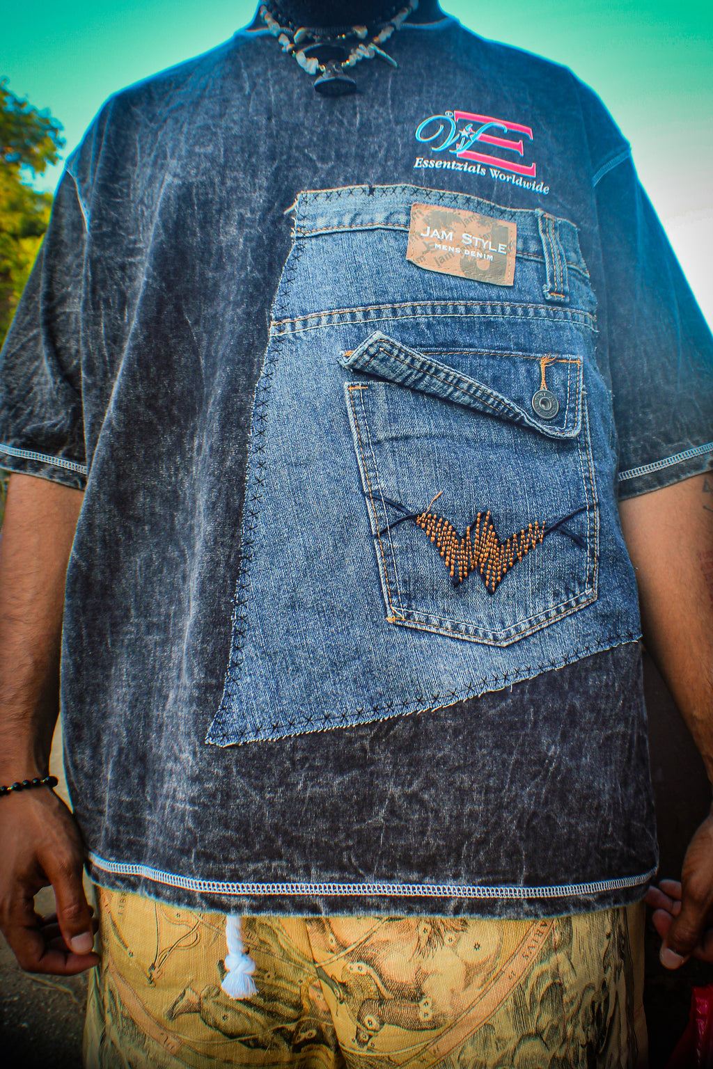 DENIM ESSENTZIALS EXCLUSIVE TEE