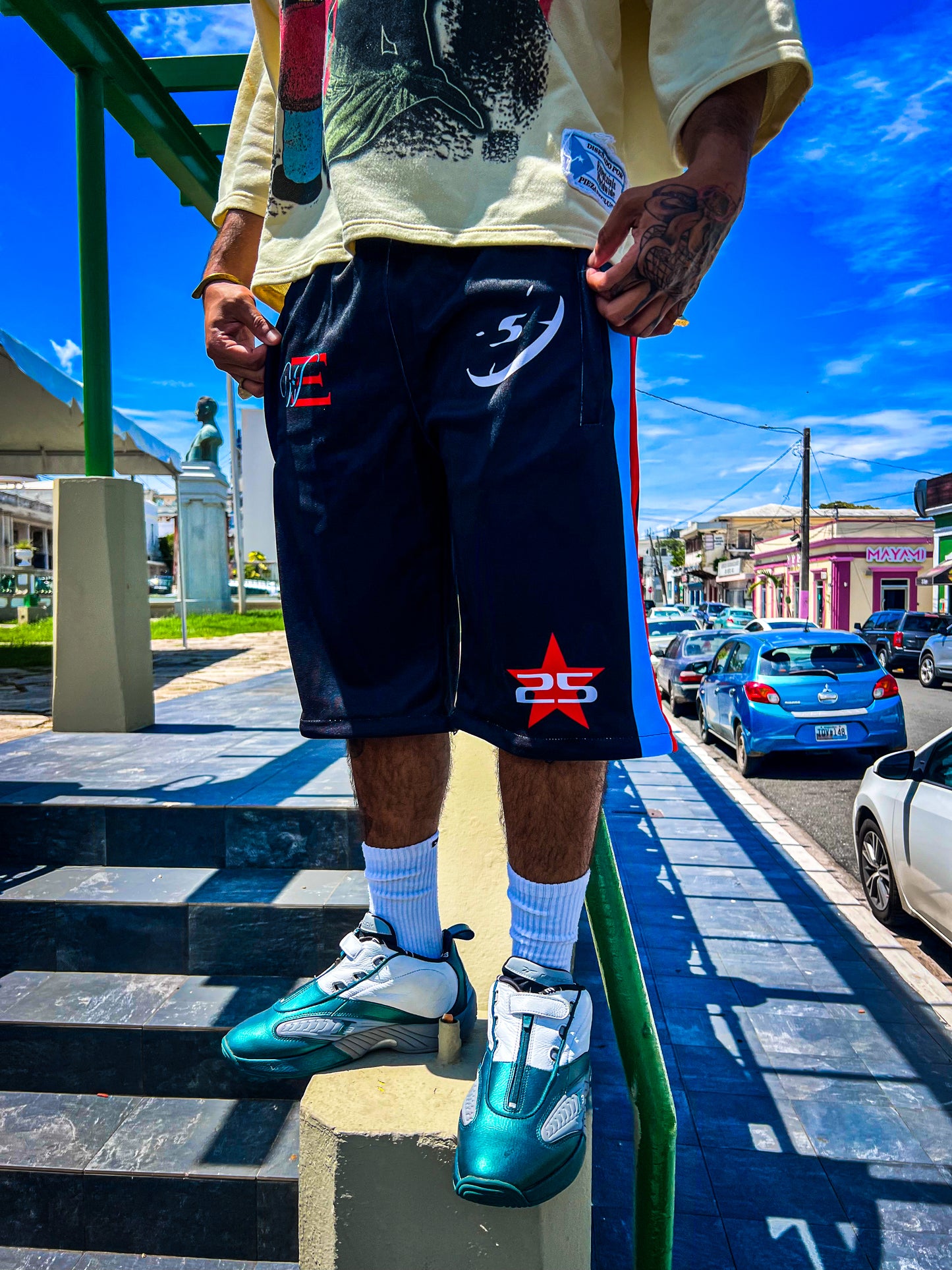 TIME IS LIMITED ESSENTZIALS CONVERTIBLE TRACKPANTS