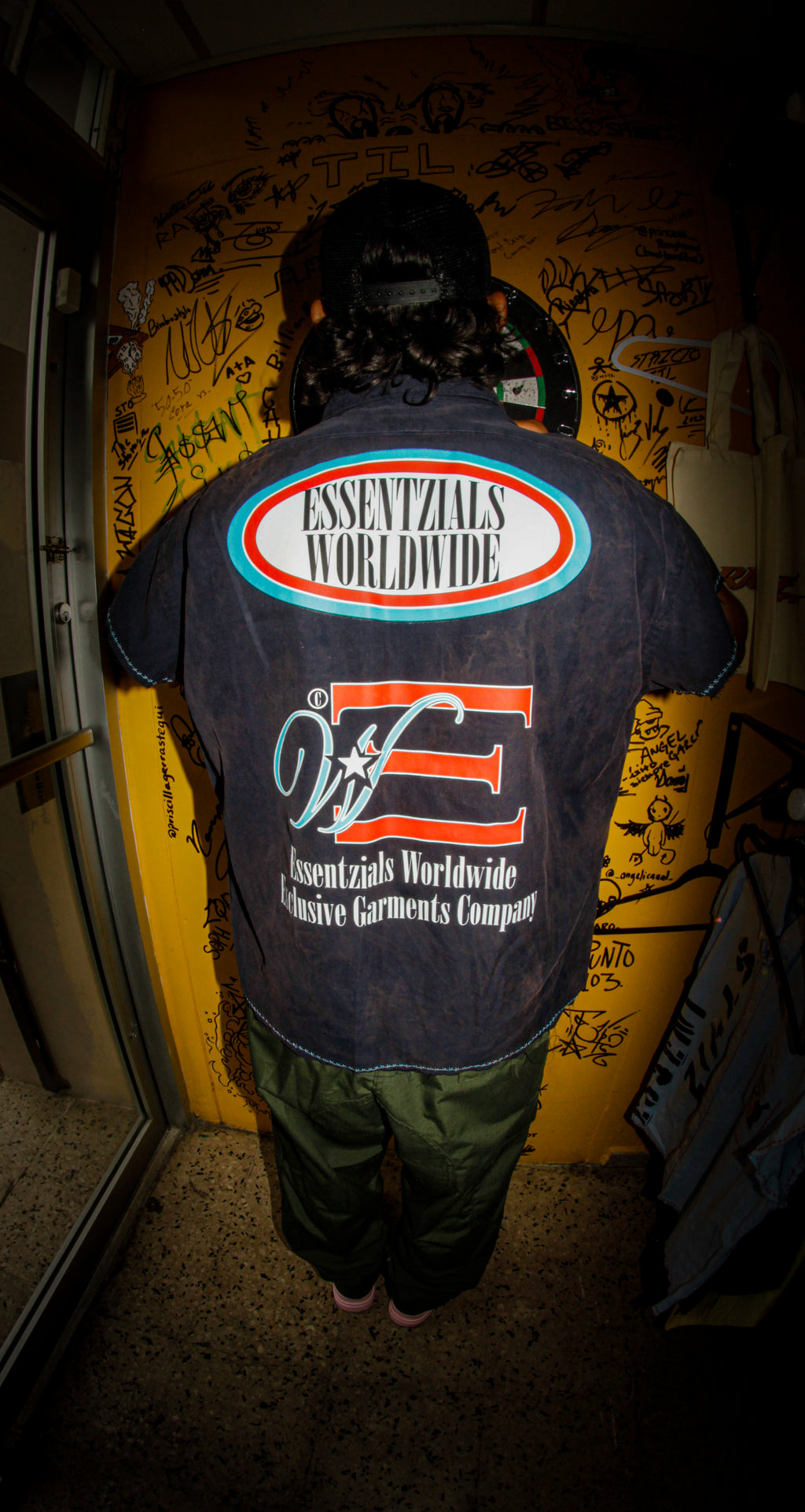 ESSENTZIALS DRESSING MUSCLE SHIRT