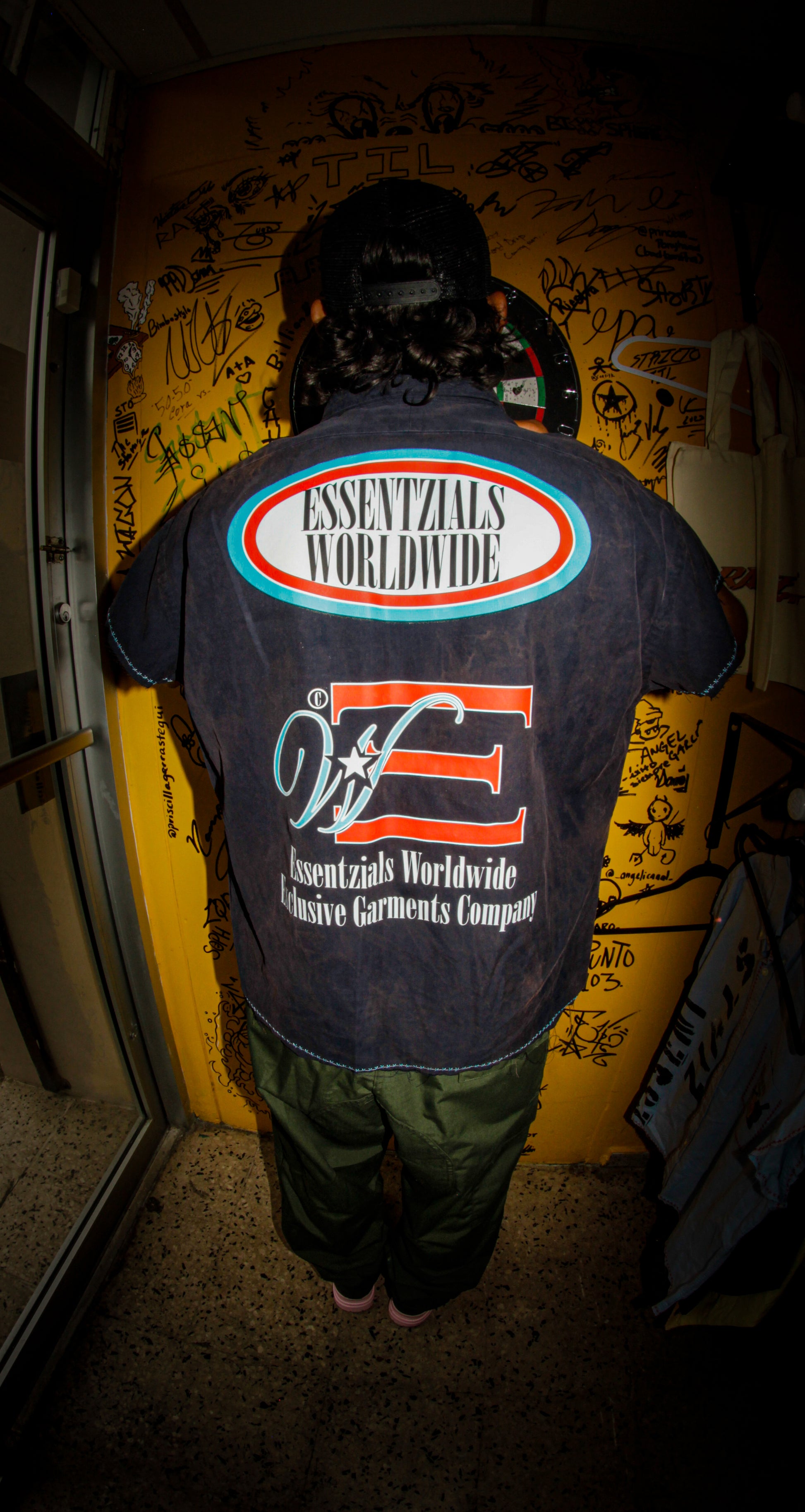 ESSENTZIALS DRESSING MUSCLE SHIRT