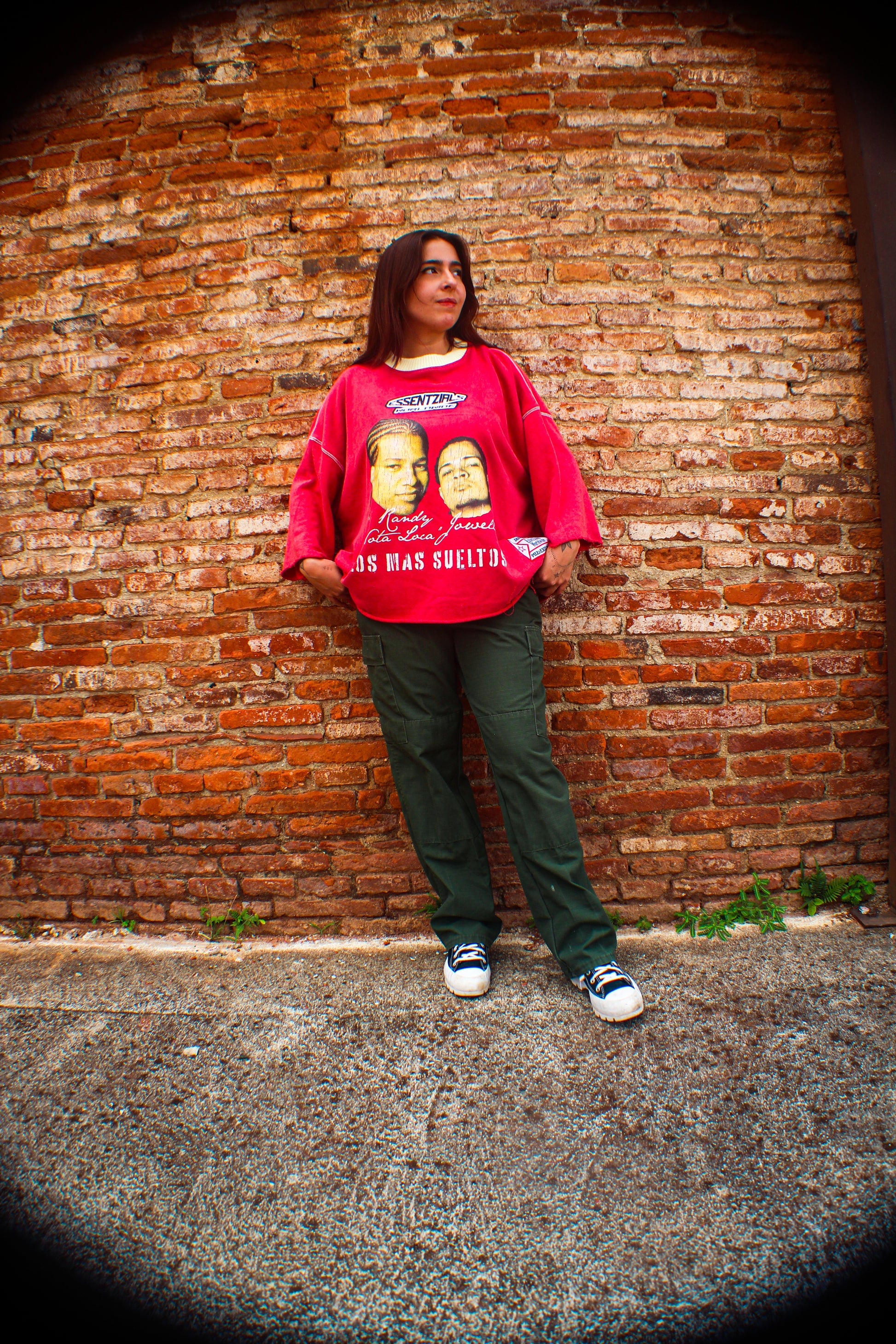 LOS DEL MOMENTO EXCLUSIVE TEE
