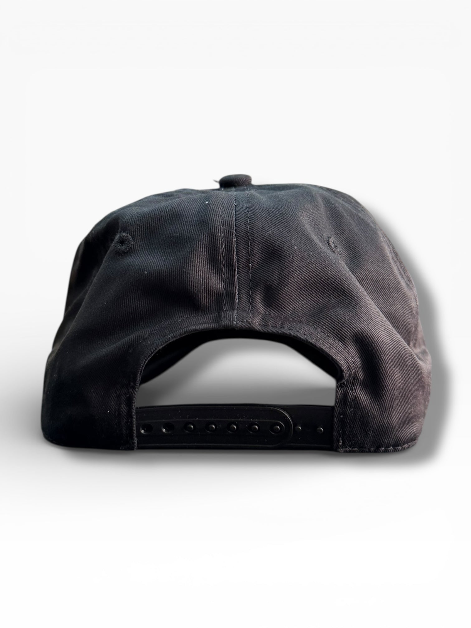 BARRIL DE BOMBA TRUCKER HAT