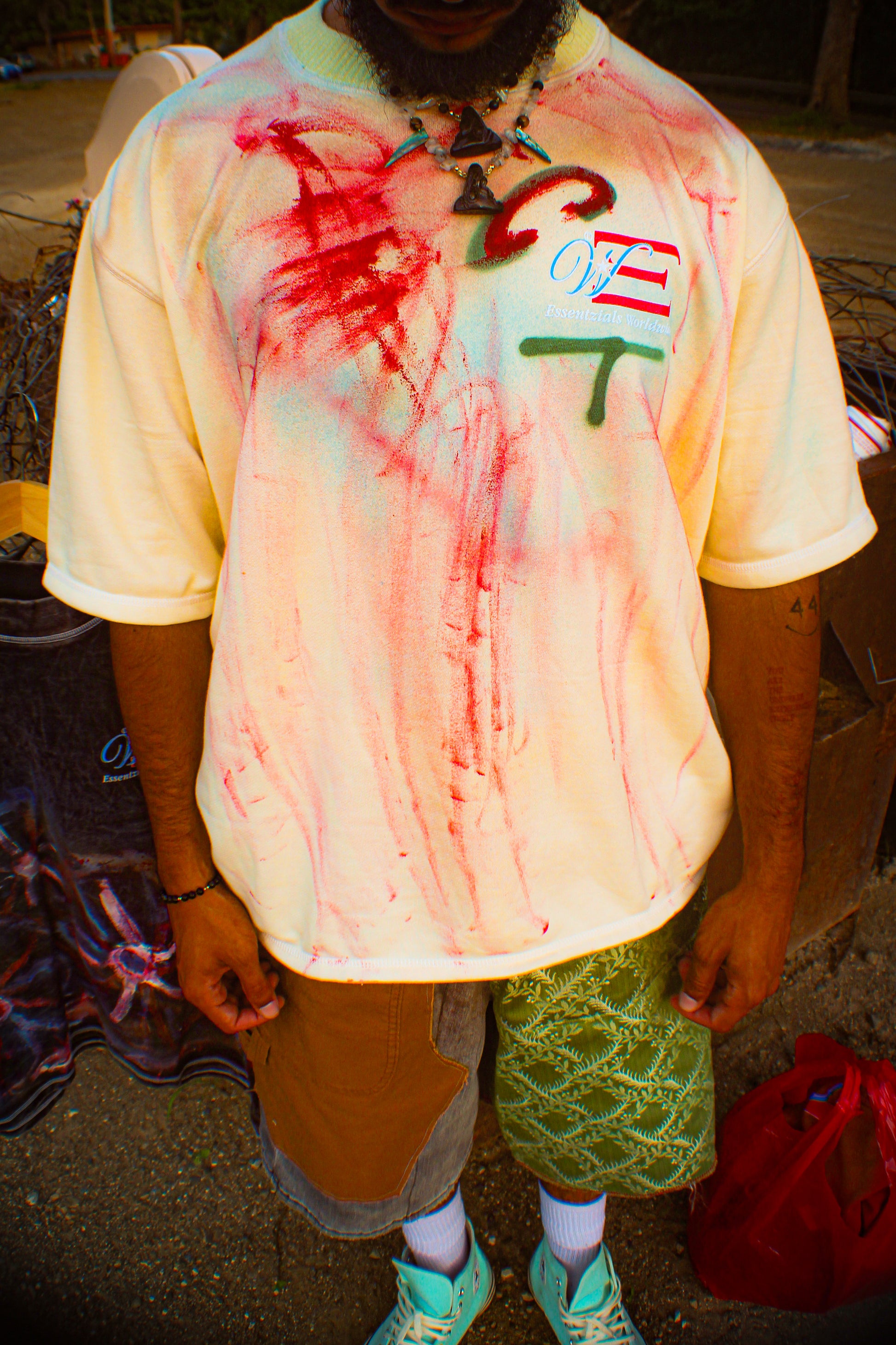 ESSENTZIALS GRAFFITI SIGNATURE TEE