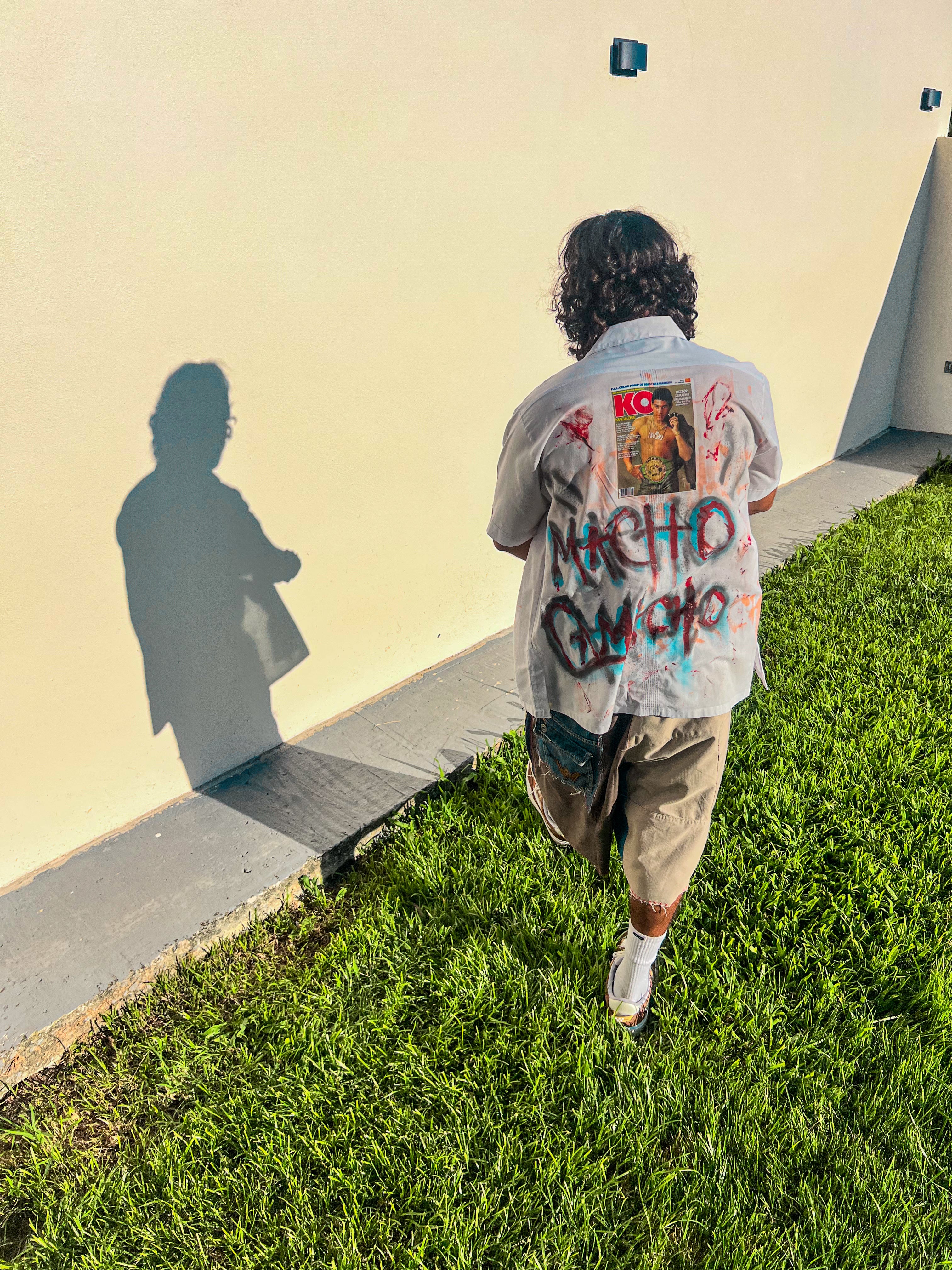 ITS MACHO TIME BUTTON TEE