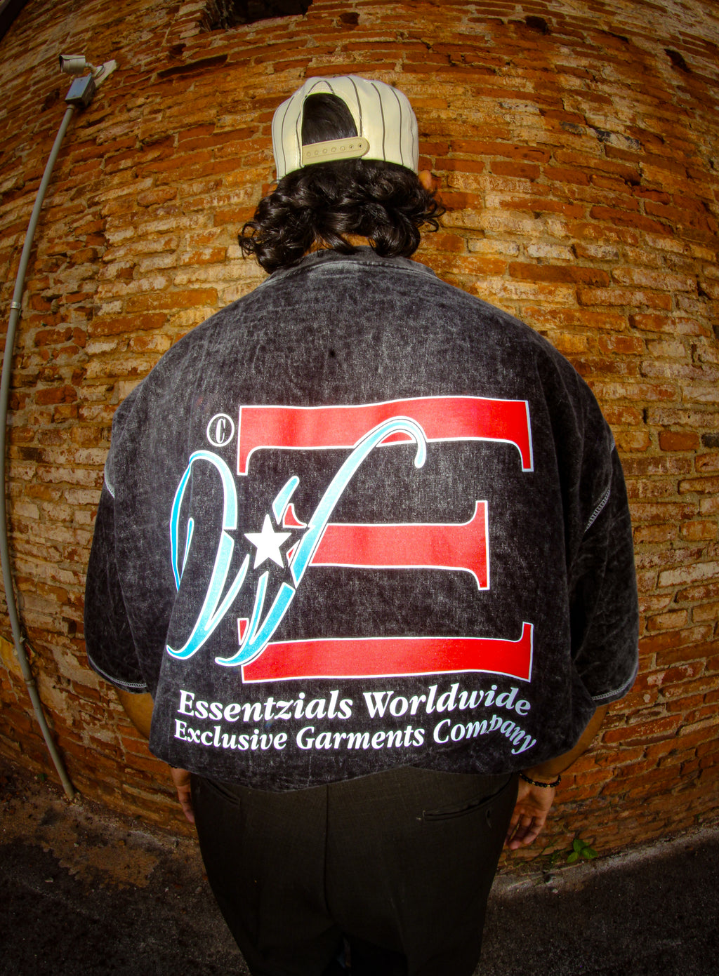 ESSENTZIALS LUXURY TEE