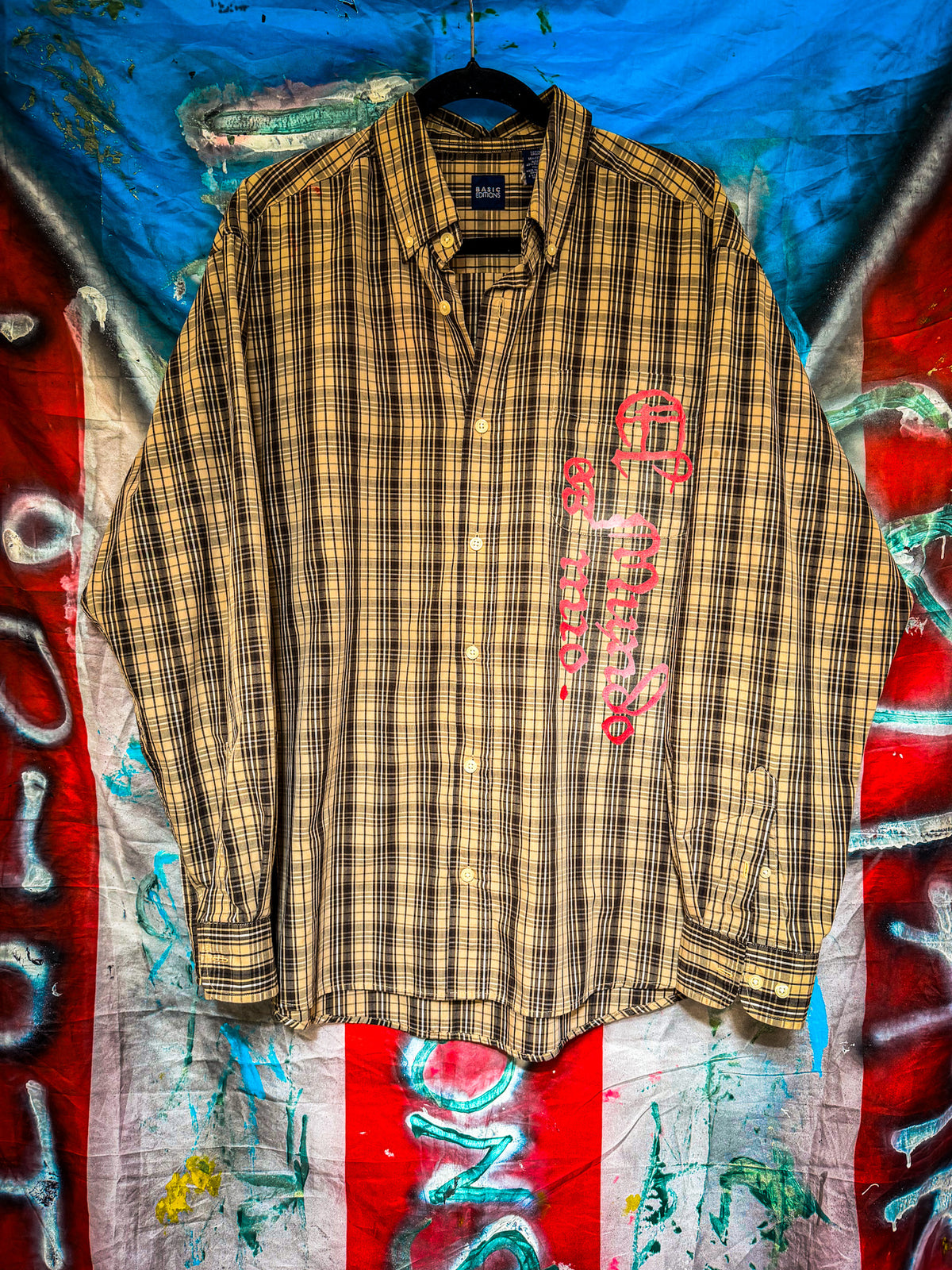 EL MUNDO ES MÍO BUTTON UP