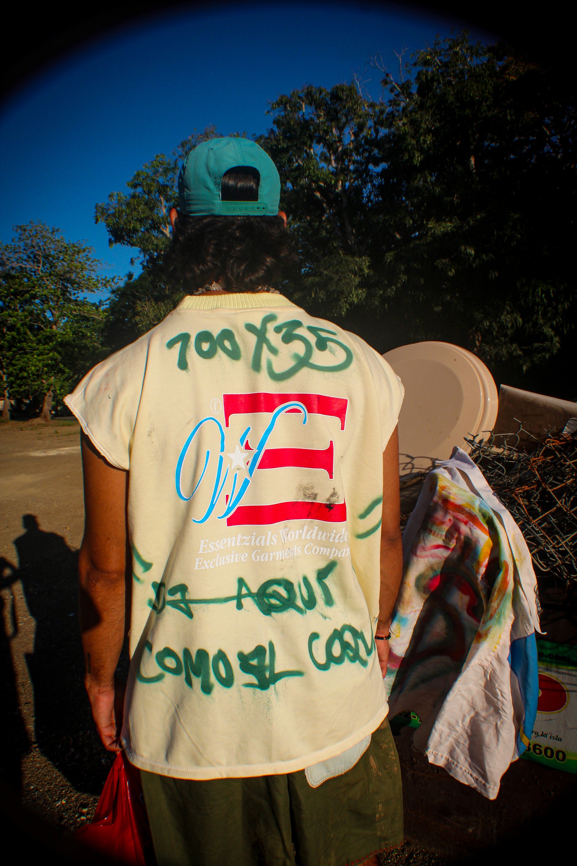 100X35 EXCLUSIVE GRAFFITI TANK TOP