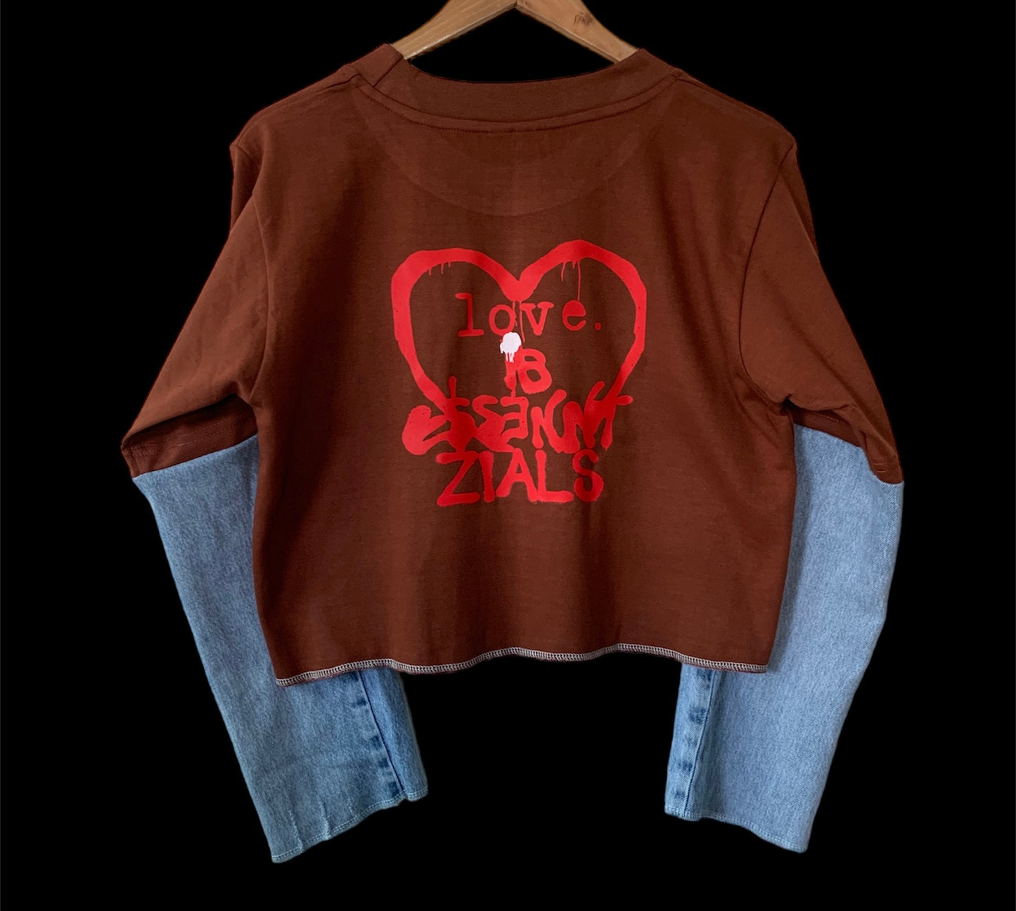 1/1 ESSENTZIALS LOVE IS ESSENTZIALS CROP