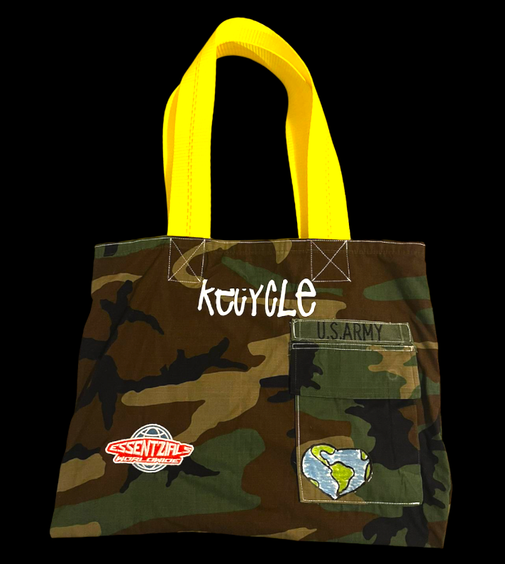 ESSENTZIALS 1/1 CAMO TOTEBAG